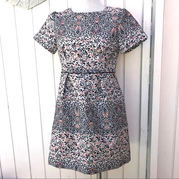 H&M | Dresses | Hm Dress Floral Embroidered Size 8 Short Sleeve With  Pockets